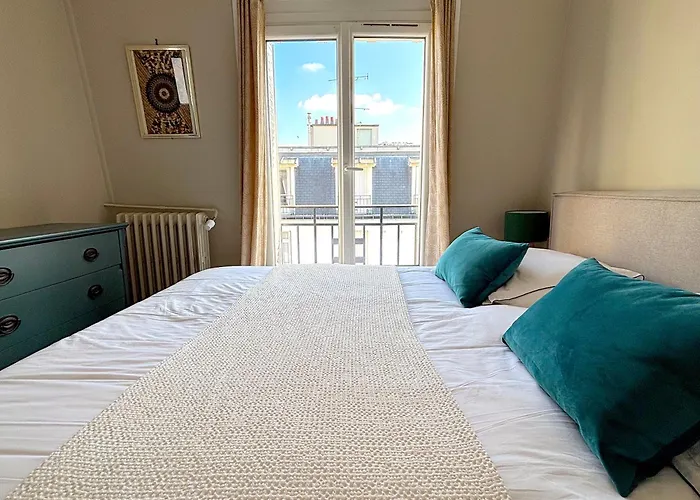 Le Penthouse Murat L * Paris