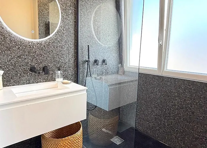 Le Penthouse Murat L *